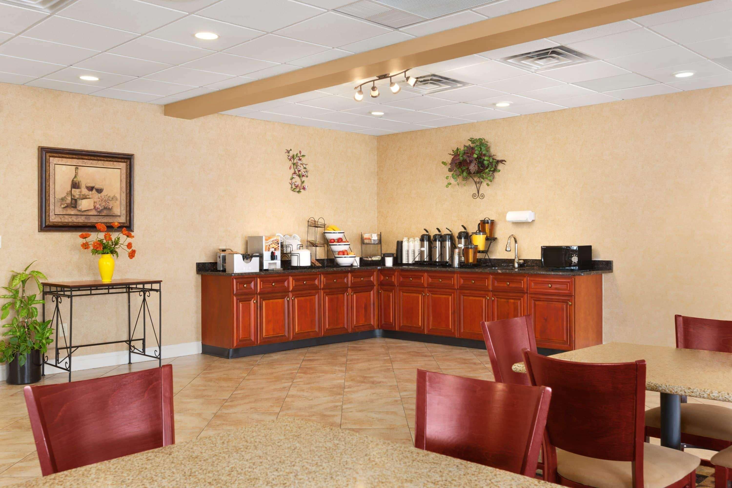 Hotel Baymont By Wyndham Latham Albany Airport Exterior foto
